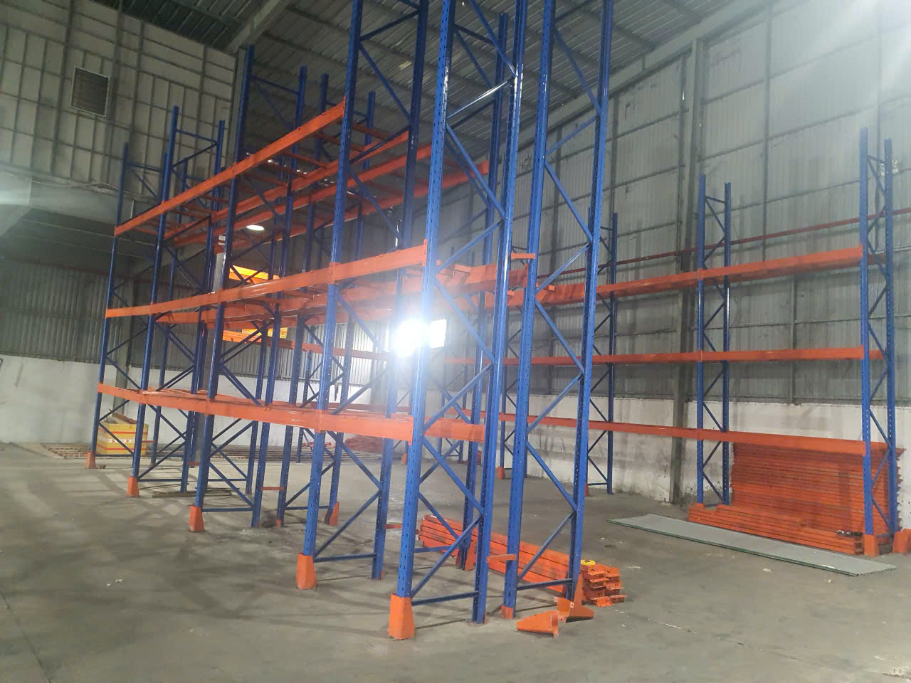 kệ sắt cũ thanh lý 