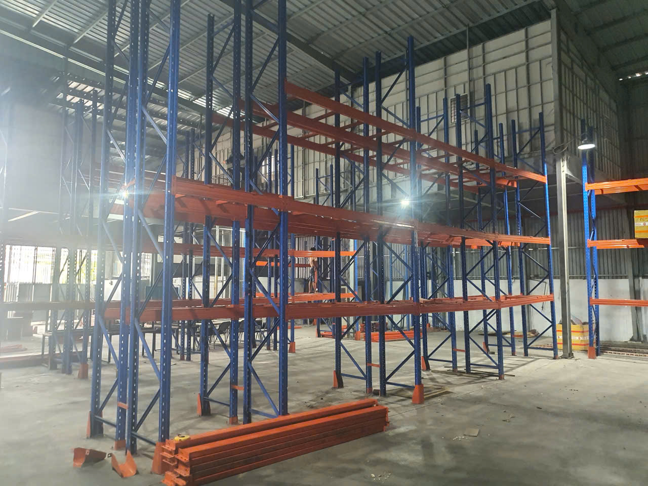 thanh lý kê pallet công nghiệp 