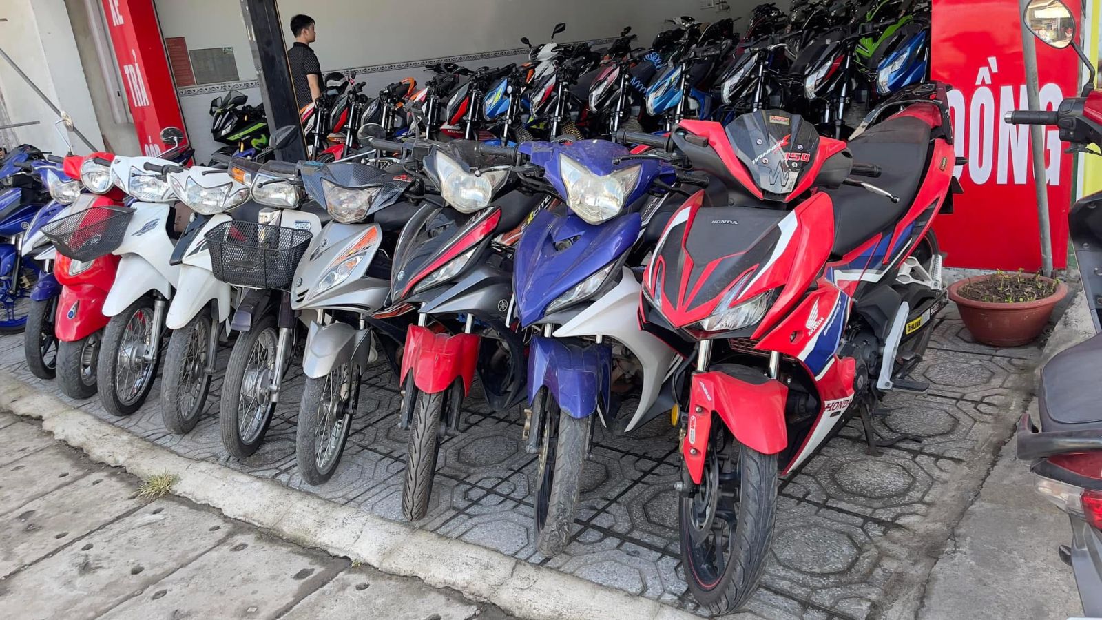 thu mua xe máy cũ giá cao